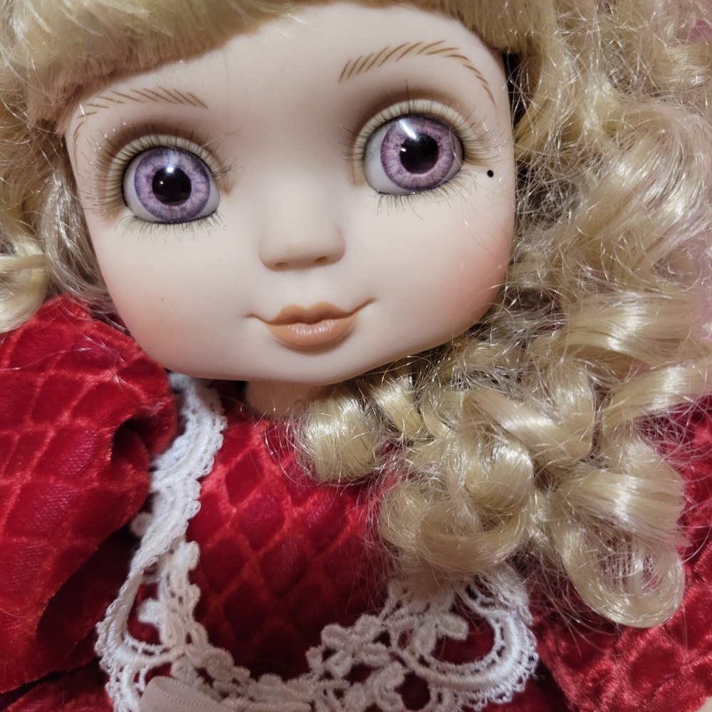 🎁Marie Osmond Holiday Porcelain Doll 1999.